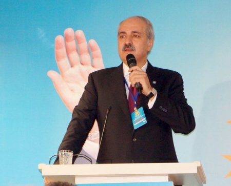 Numan Kurtulmuş: Şan peşinde değiliz, değerlerimizi kostüm gibi çıkarmayacağız