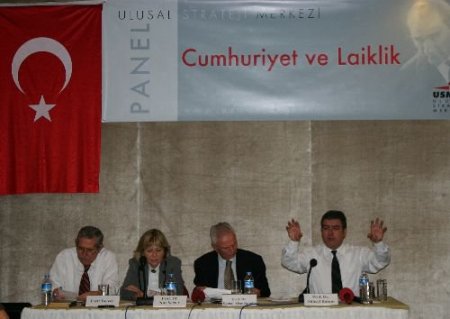 Nur Serter: Türban Meselesi Tsunamiye Dönüşüyor