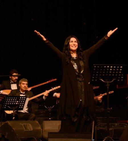 Nuray Hafiftaş Bursa'da sahne aldı