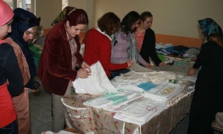 Nusaybin'de fakir öğrenciler yararına kermes düzenlendi