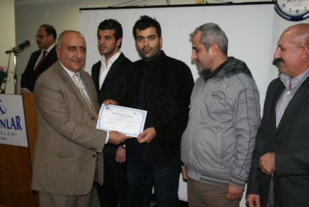 Nusaybin'de uygulamalı girişimci kursiyerleri sertifikalarını aldı