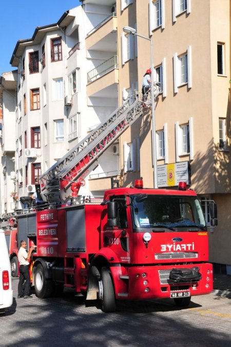 Ocakta Unutulan Yemek İtfaiye Ekiplerini Harekete Geçirdi