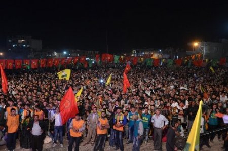 Öcalan’ın doğum günü için binlerce kişi Halfeti’ye geldi