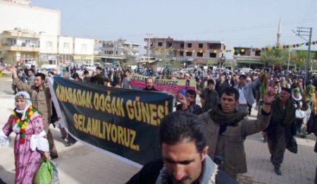 Öcalan'ın doğum gününü kutlamak için yola çıktılar