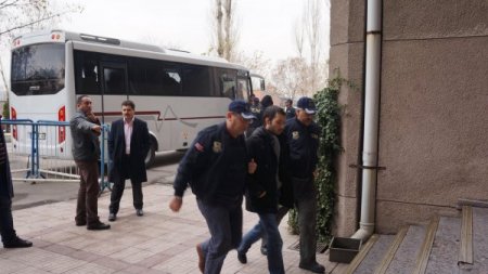 ODTÜ'de çıkan olaylarla ilgili gözaltına alınan 10 kişi adliyede (2)