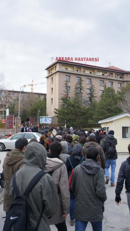 ODTÜ'de yaralanan öğrenciye arkadaşlarından destek ziyareti