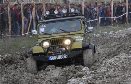 Off Road yarışları nefes kesti