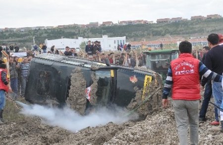 Off Road yarışları nefes kesti