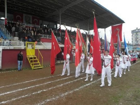 Of'ta Cumhuriyet Coşkusu Stada Sığmadı