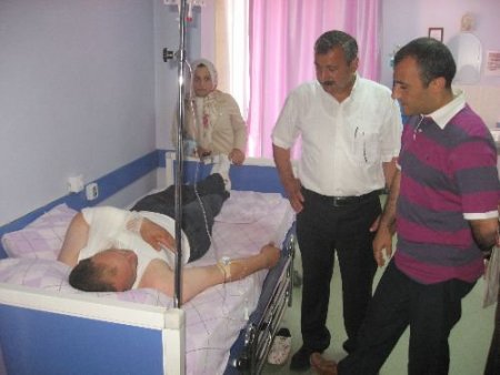 Of'ta Öğrenci Servisi Devrildi: 1 Yaralı