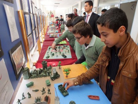 Öğle yemeğinde Çanakkale kahramanlarını andılar