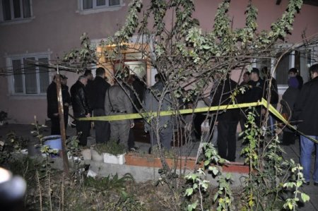 Oğlu tarafından kurşun yağmuruna tutulan baba öldü