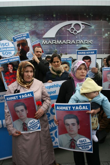 Oğluna, çadır yangınında ölen eşinin adını verdi