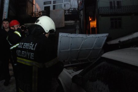 Oğluna Kızdı Arabasını Yaktı