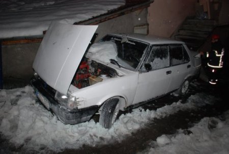 Oğluna Kızdı Arabasını Yaktı