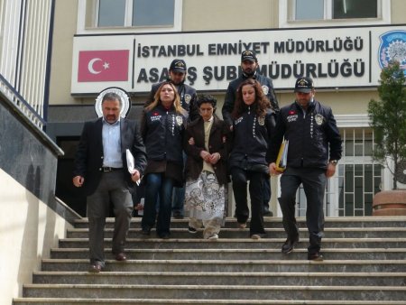 Oğlunu öldüren kadın adliyeye sevk edildi