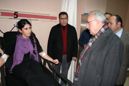 Öğrenci servisi ile TIR çarpıştı: 14 yaralı