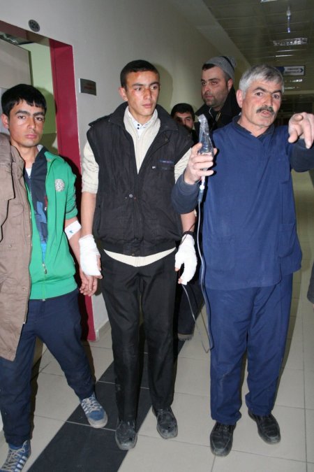 Öğrenci servisi ile TIR çarpıştı: 14 yaralı