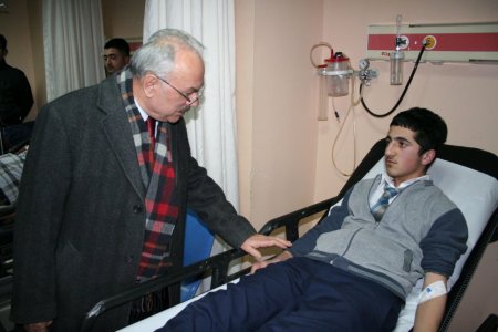 Öğrenci servisi ile TIR çarpıştı: 14 yaralı