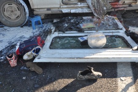 Öğrenci servisi ile TIR çarpıştı: 2 ölü, 7 yaralı