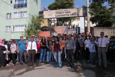 Öğrenci velileri, ders saatlerinin yeniden düzenlenmesi istiyor