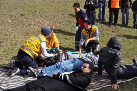 Öğrenci yurdunda deprem ve yangın tatbikatı