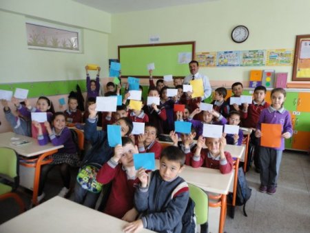 Öğrenciler, Annelerine Mektup Yazdı