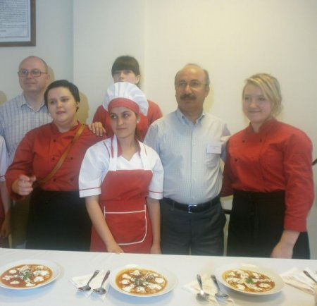 Öğrenciler, Avrupalının beslenme alışkanlıklarını araştırıyor