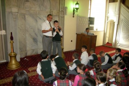 Öğrenciler, camilerde internet istedi