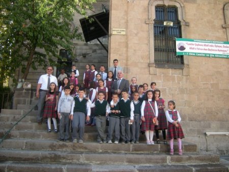 Öğrenciler, camilerde internet istedi