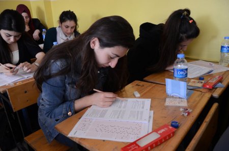 Öğrenciler, Güvender sınavı ile YGS’yi tecrübe etti