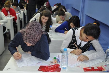 Öğrenciler, Körfez Dershaneleri'nde YGS'nin provasını yaptı