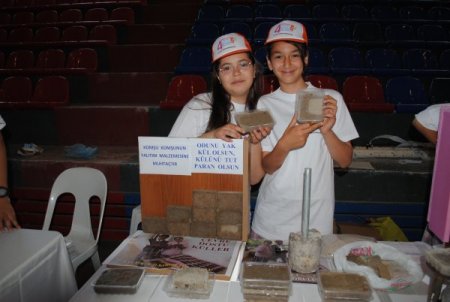 Öğrenciler, Meşe Külünden Isı Yalıtım Malzemesi Yaptı