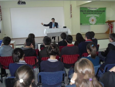 Öğrenciler, meslekleri uzmanından öğreniyor