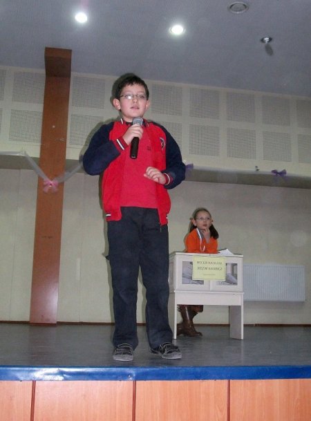 Öğrenciler, okul öğrenci temsilcilerini seçti