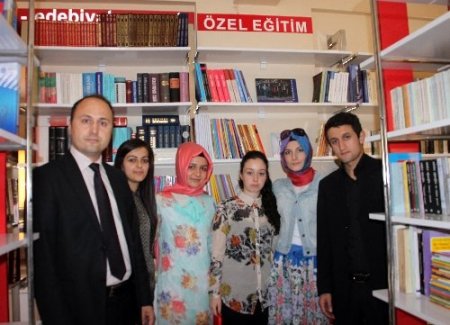 Öğrenciler, özel eğitim bölümü kütüphanesini açtı