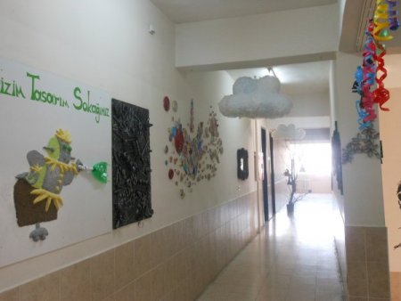 Öğrenciler, ‘Şairler ve Tasarım Sokağı'ndan geçiyor