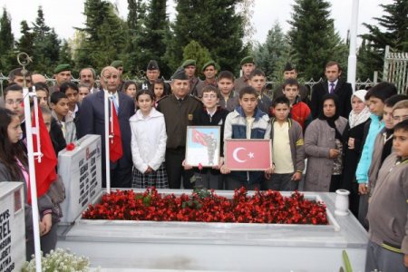 Öğrenciler, Şehit Er Özay’ın Doğum Gününde Kur’an-ı Kerim Okuyup Dua Etti