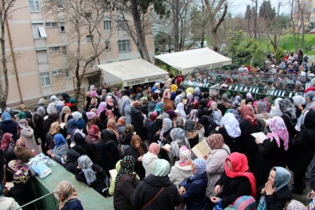 Öğrenciler, sınav öncesi türbelere akın etti