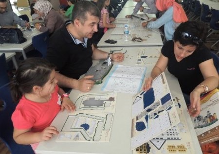 Öğrenciler, velileriyle birlikte maket yaptı