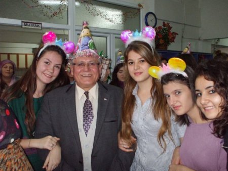 Öğrenciler, yaşlıları ziyaret etti