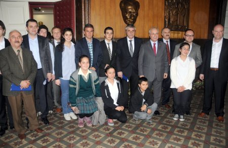 Öğrenciler Akhisar Belediyespor ve Manisaspor'a galibiyet primi verecek