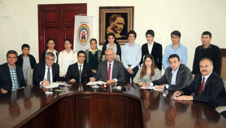 Öğrenciler Akhisar Belediyespor ve Manisaspor'a galibiyet primi verecek