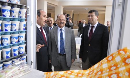 Öğrenciler askıda simit, ayran uygulaması başlattı