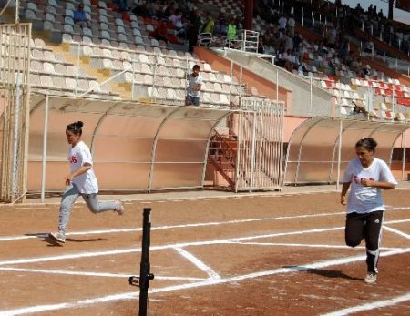 Öğrenciler Besyo'ya Girmek İçin Ter Döktü