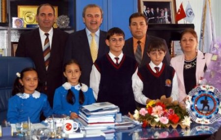 Öğrenciler Bir Günlük Makam Sahibi Oldu