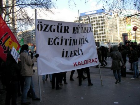 Öğrenciler Bu Kez De Kızılay'ı Birbirine Kattı: 8 Gözaltı