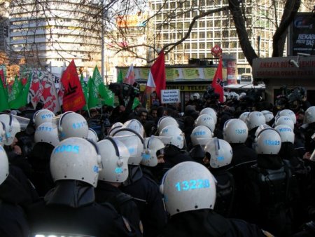 Öğrenciler Bu Kez De Kızılay'ı Birbirine Kattı: 8 Gözaltı