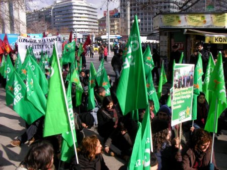 Öğrenciler Bu Kez De Kızılay'ı Birbirine Kattı: 8 Gözaltı