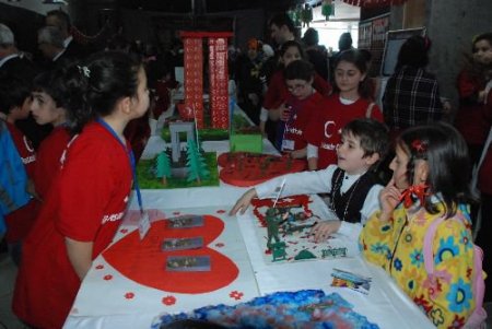 Öğrenciler Çanakkale Zaferi'ni Enstalasyon Sergisi İle Anlattı